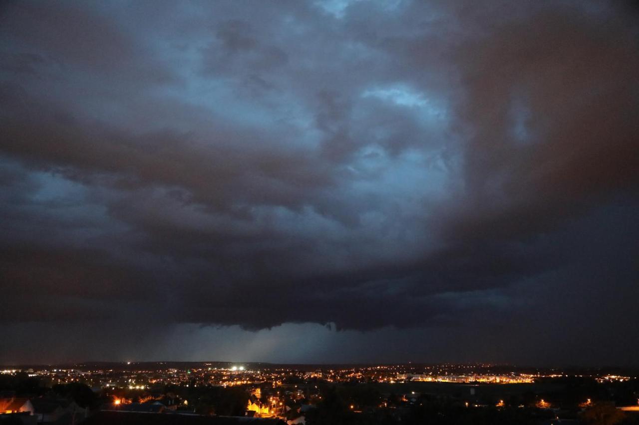 Gite Montgolfiere 6 Personnes Châtellerault Buitenkant foto