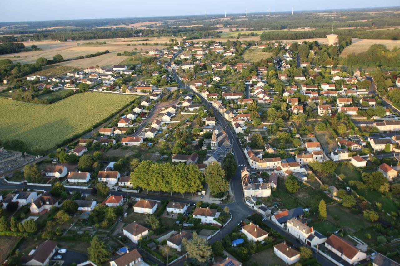 Gite Montgolfiere 6 Personnes Châtellerault Buitenkant foto